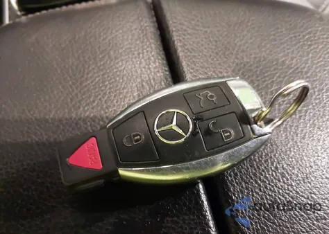 2017 Mercedes-Benz Gls 550 4Matic z USA, uszkodzony, nr VIN 4JGDF7DE2HA771981